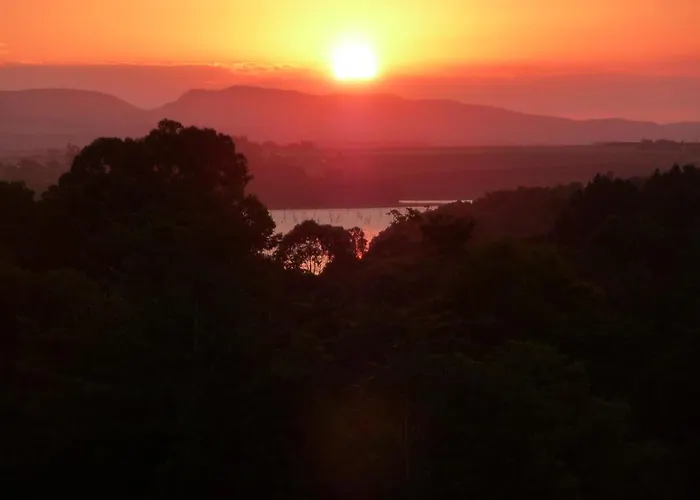 Tinaroo Sunset Retreat