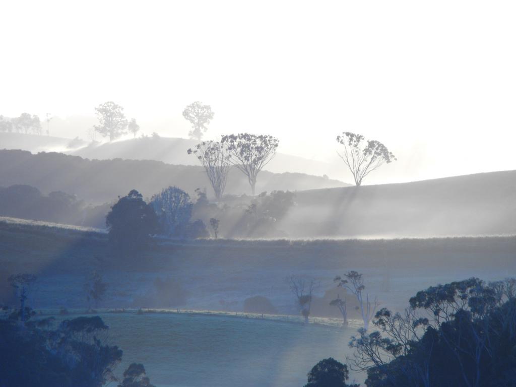 Tinaroo Sunset Retreat Barrine