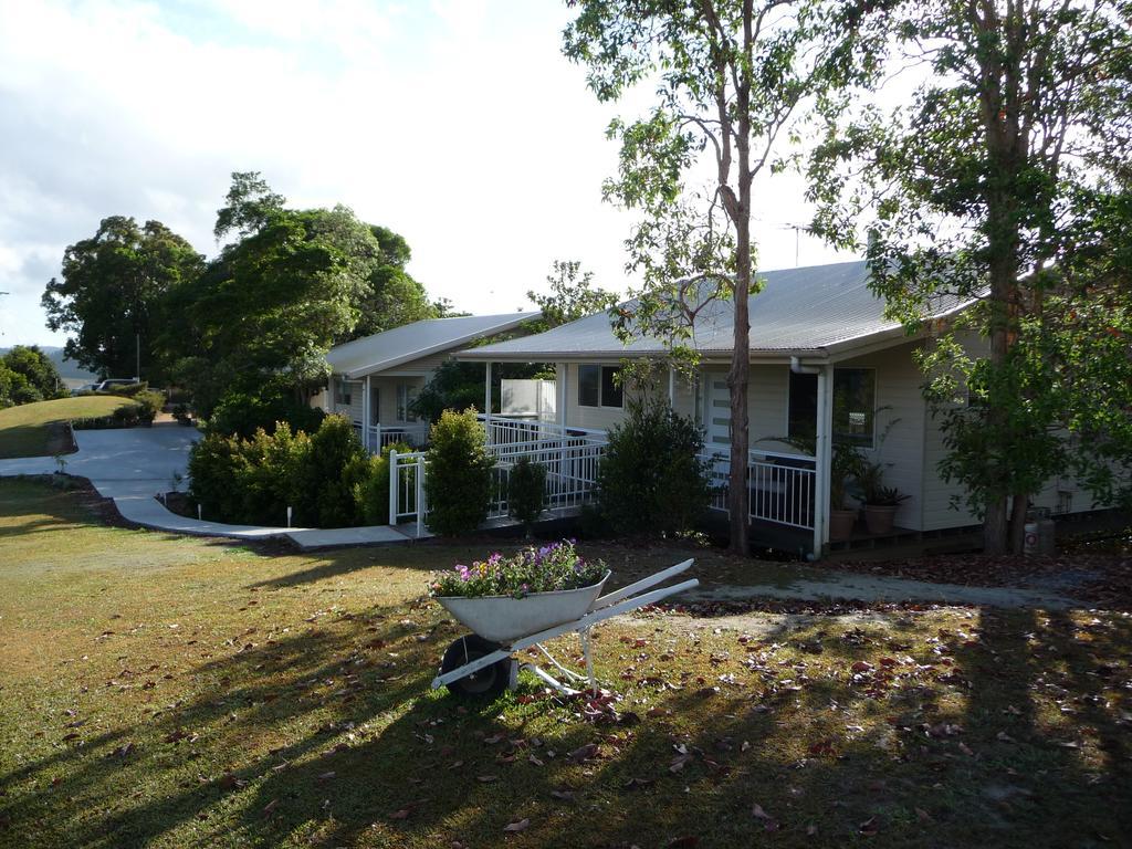 Bed & Breakfast Tinaroo Sunset Retreat 5*