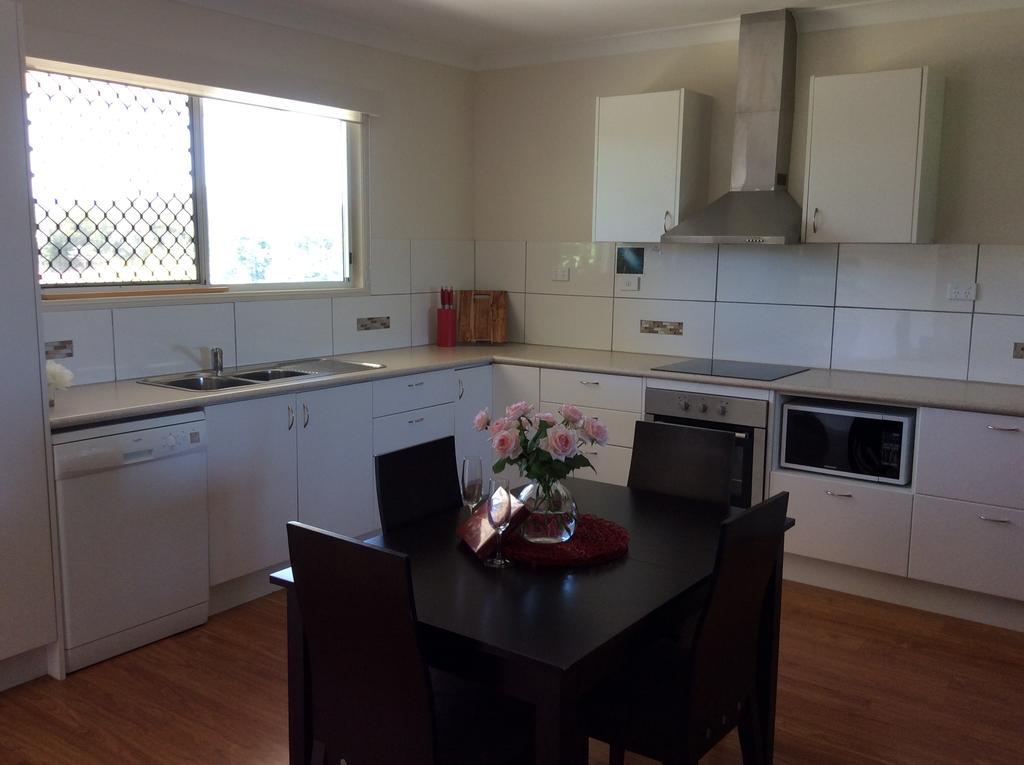 Tinaroo Sunset Retreat Barrine